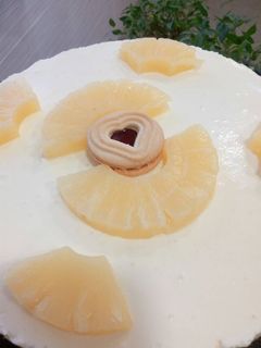 Una foto de Tarta de mousse de piña