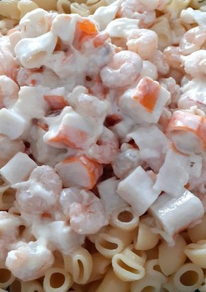 Una foto de Pasta con salsa de gambitas y surimi