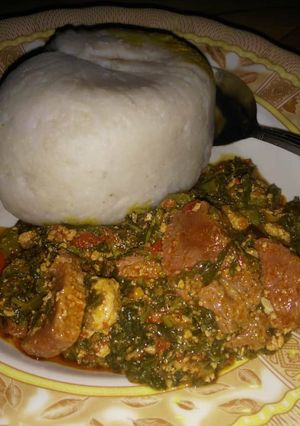 A picture of Tuwon shinkafa da Miyar agushi.