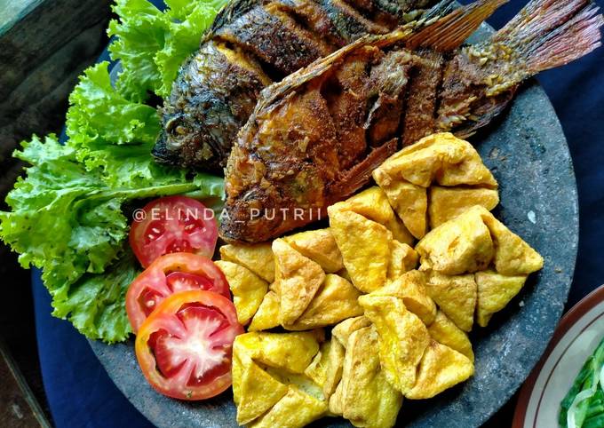 Ikan dan Tahu Goreng Bumbu Desaku Marinasi