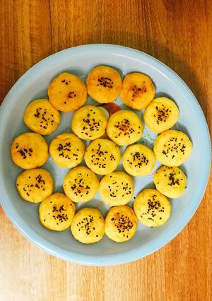 Hình của món Bánh Khoai lang vừng đen.