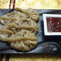 A picture of Momo with keema filling.