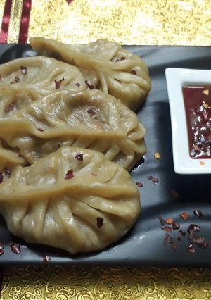 A picture of Momo with keema filling.