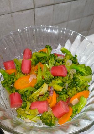 Foto resep Tumis Brokoli Sosis Merah