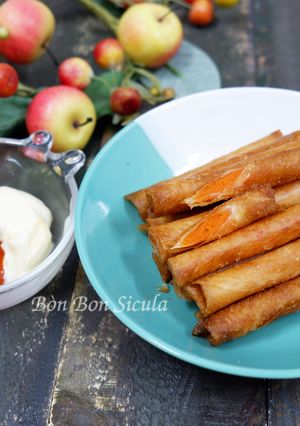 Hình của món Cuốn Phô mai cam Chiên Giòn.