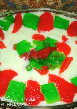 A picture of Vanilla jello custard.