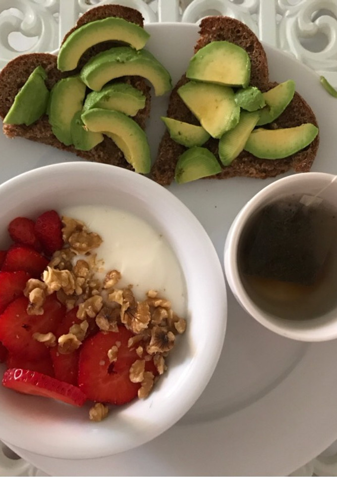 Una foto de Desayuno completo y fácil
