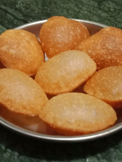 પાણીપુરી ની પુરી (Panipuri puri Recipe In Gujarati) રેસીપી મુખ્ય ફોટો