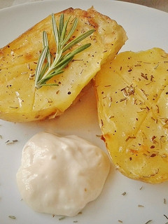 Una foto de Patatas asadas, tiernas y crujientes