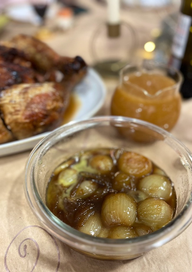 Una foto de Cebollitas francesas caramelizada con Vermut | guarnición para Carnes de Navidad