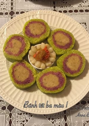A picture of Three-Color Bánh Tét.