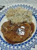 Churrasco de cerdo con repollo especiado