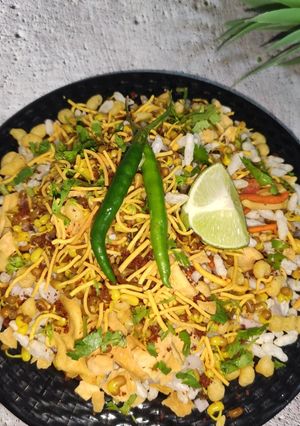 A picture of Healthy Murmura Mothbean Chutney Bhel.