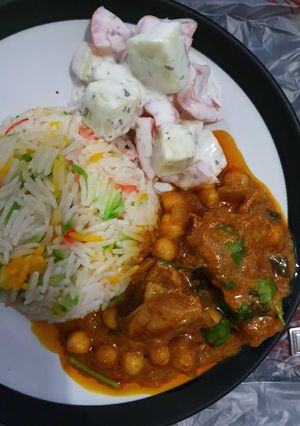 A picture of My lamb and chickpea curry !.