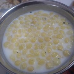 A picture of Boondi raita.