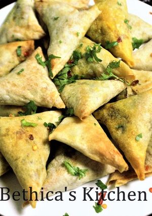 A picture of Baked Chicken Samosa.