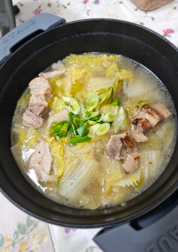 大白菜燉排骨湯 的食譜成品照片