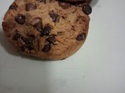 Una foto de cookies de avellanas