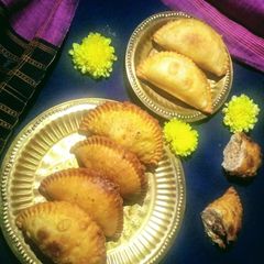 A picture of Pidukiya(Bihari gujia sweet).