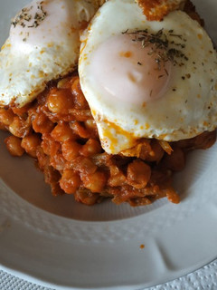 Una foto de Garbanzos con tomate