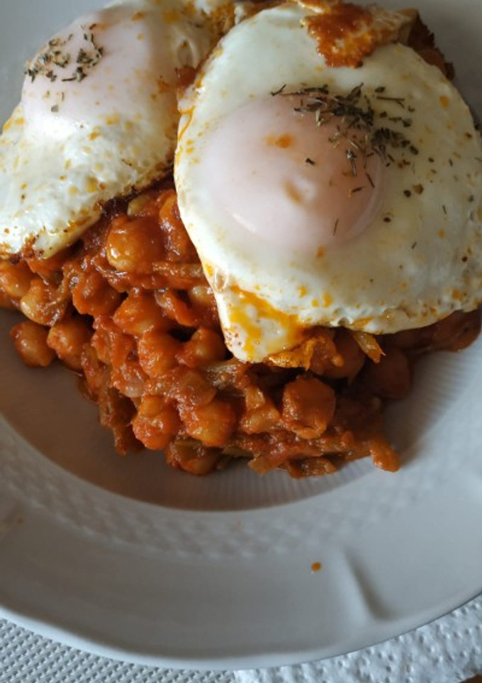 Una foto de Garbanzos con tomate