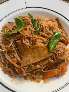 A picture of Quick Mee Hon (Rice Vermicelli).