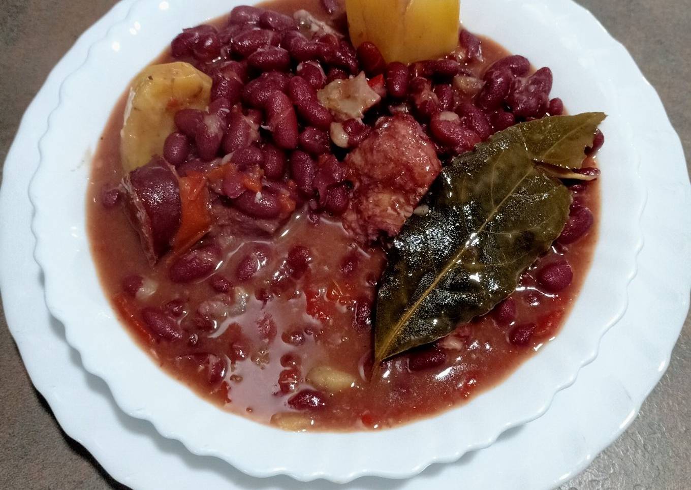 Judías rojas tipo Tolosa con alitas