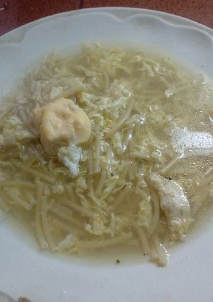 Una foto de Sopa con huevo