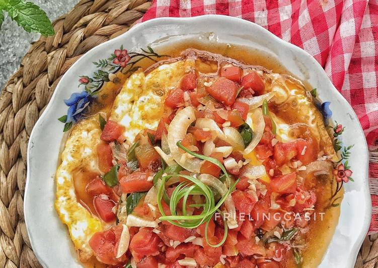 Telur Ceplok Masak Tomat