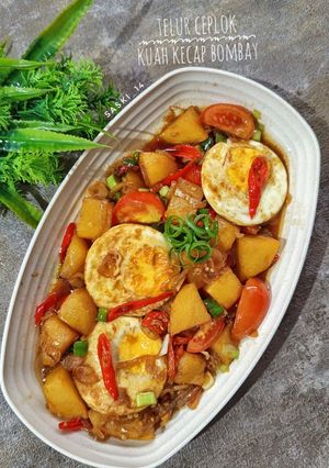 Foto resep Telur Ceplok Kuah Kecap Bombay