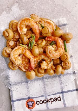 รูปของ กุ้งผัดเห็ดแชมปิญอง_กระดุ๊กกระดิ๊กกุ๊กกิ๊ก 🦐 🍄 / Stir fried champignon with oyster sauce 🦐 🍄