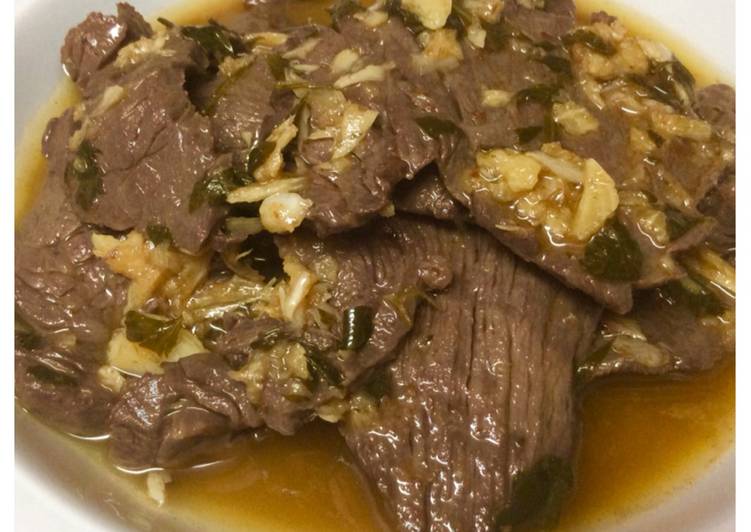 Filetes de ternera conservados en ajada de aceite y vinagre