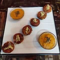 A picture of Pizza appe tomato dip.
