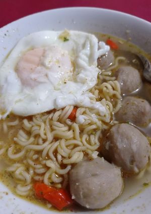 Foto resep Indomie soto seger mirip soto asli