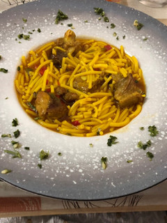 Una foto de Fideos con costilla