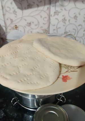 पिज़्ज़ा बेस (Pizza Base recipe in hindi) रेसिपी मुख्य फोटो