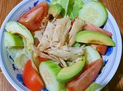 Una foto de tomates de ensalada