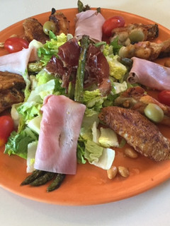 Una foto de Ensalada "alada"