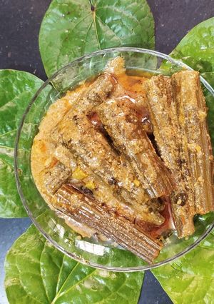 ભરેલા સરગવા નું શાક (Bharela Saragva Shak Recipe In Gujarati) રેસીપી મુખ્ય ફોટો