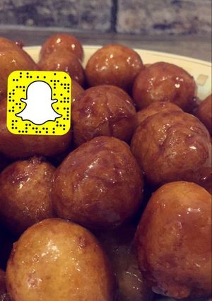 صورة لوصفة اللقيمات اللذيذه بطريقة عبوره🍯