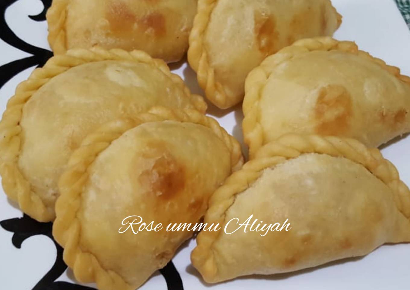 Pastel isi sayur enak