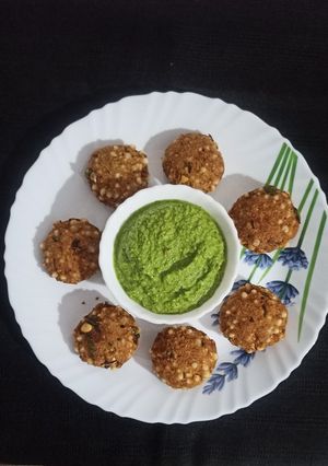સાબુદાણા ના વડા (Sabudana Vada Recipe In Gujarati) રેસીપી મુખ્ય ફોટો