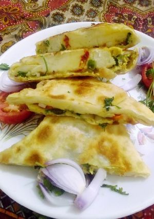 A picture of Mughlai paratha.