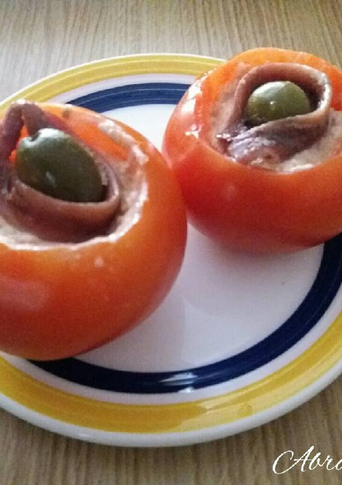Una foto de Tomates rellenos de atún y mahonesa