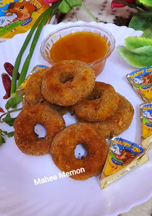 A picture of Cheezy potato donuts.
