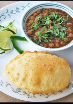 छोले भटूरे (chole bhature recipe in Hindi) रेसिपी मुख्य फोटो