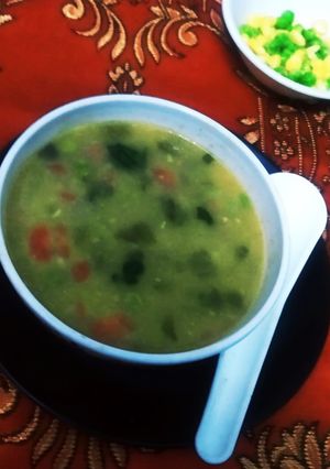 A picture of Carrot peas soup.