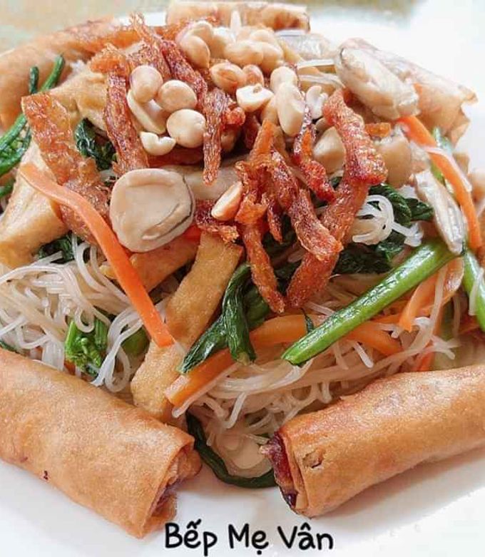 Hình của món Bún Gạo Xào Chay.
