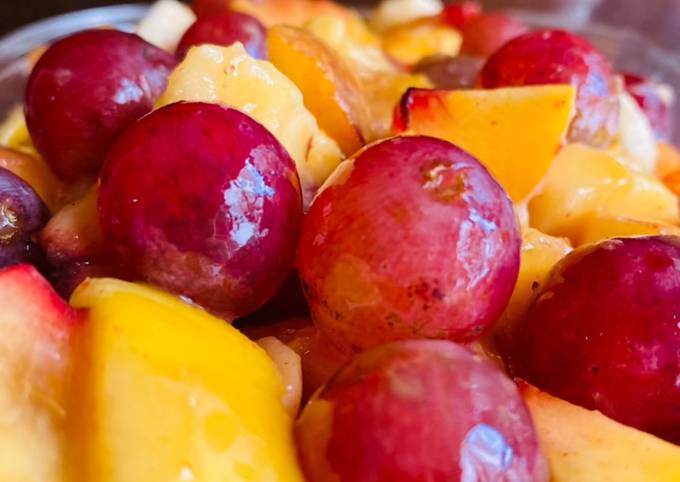 Fruit Salad With Grapes 🍇 Banana 🍌 Apple 🍎 Peach 🍑 And Mango 🥭 Recipe