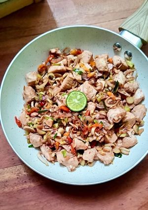 Foto resep Ayam oseng sambal matah